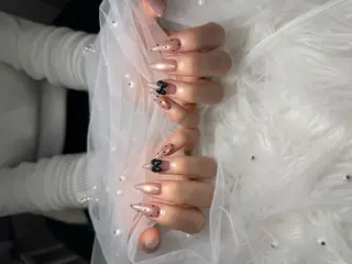 ネイル PEEKABOO 旧:momo京橋のネイルデザイン