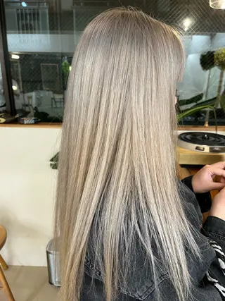 ロング カラー 宇野澤 めいのヘアスタイル