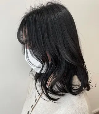 ミディアム カラー 透明感カラー 🩶🩵🩷AIRIのヘアスタイル
