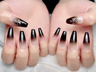 ネイル 🦋 Queenieのネイルデザイン