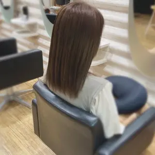 セミロング カラー KON|ごまかさない 艶。酸熱×精密カットのヘアスタイル