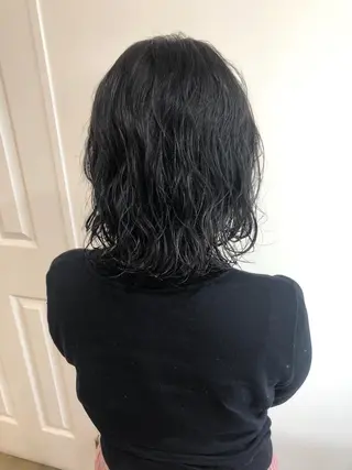 ミディアム カラー パーマ MIOベージュカラー 柔らかいカラーのヘアスタイル