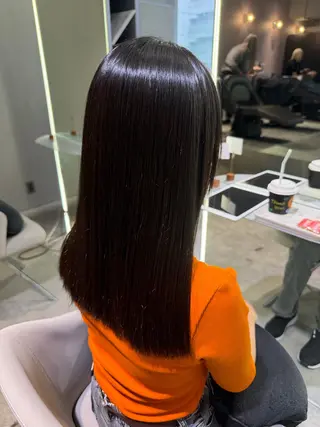 セミロング メ イのヘアスタイル