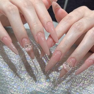 ネイル Queens テイのネイルデザイン