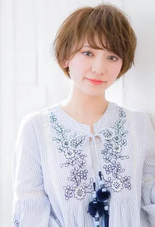 ショート カラー Bonheur umedaのヘアスタイル