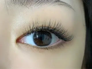 マツエク・マツパ SPINEL Sawaのヘアスタイル