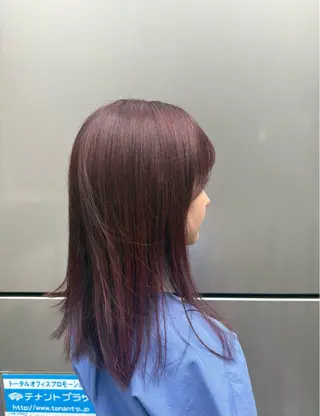 セミロング カラー 臼井 いづみのヘアスタイル