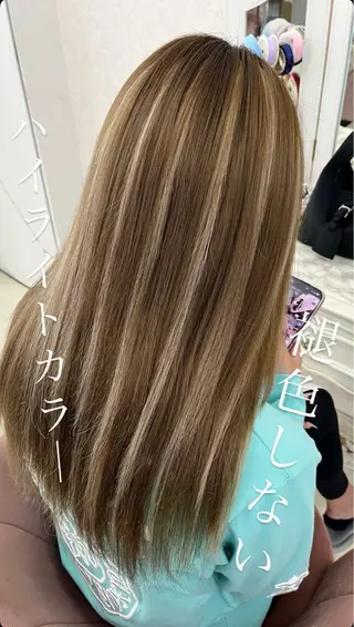 セミロング 浜比嘉 綾のヘアスタイル
