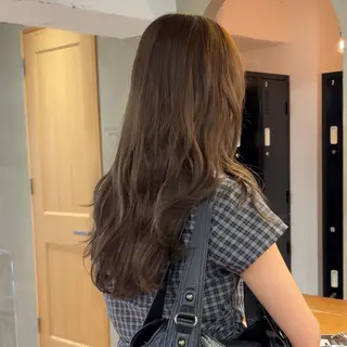 ロング レイヤーカット🐩 透明感カラー モカのヘアスタイル