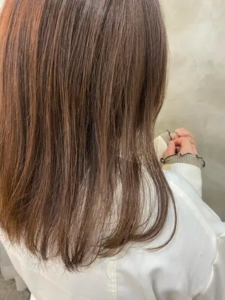 ミディアム カラー 志賀 あずみのヘアスタイル