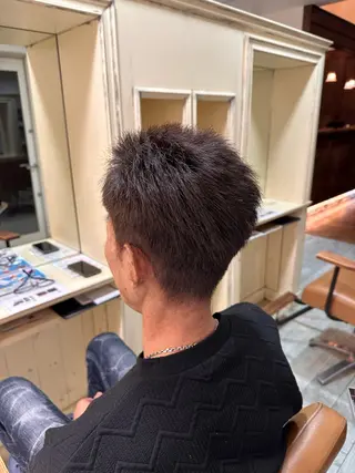 カラー メンズ 井上 莉緒のヘアスタイル