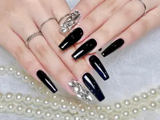 ネイル 🦋 Queenieのネイルデザイン
