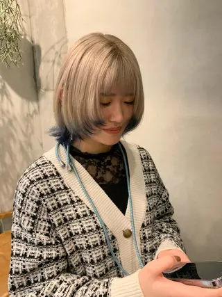 ミディアム カラー om's poka 伊藤百花のヘアスタイル