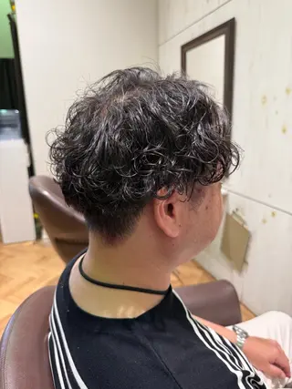 ショート パーマ メンズ 溝口 槙里也のヘアスタイル