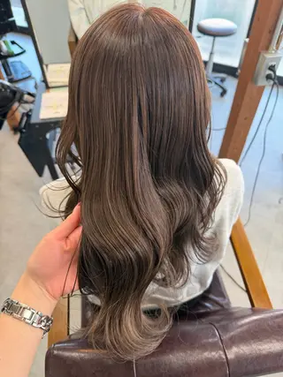 ロング カラー ｼﾉｻﾞｷ ｷﾅのヘアスタイル