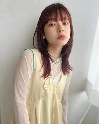 セミロング カラー 吉原 由菜のヘアスタイル