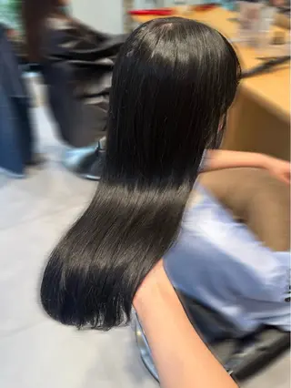 ロング カラー ミオ💎ショート 透ける暗髪のヘアスタイル