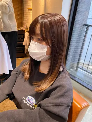 カラー 🩵盛れる顔周り/ 艶カラーemi🩵のヘアスタイル