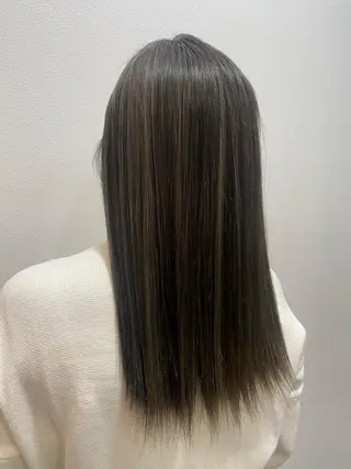 ミディアム 重原 彩香のヘアスタイル
