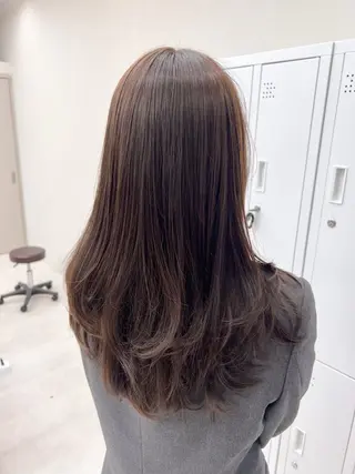 セミロング aya / ニュアンスカラーのヘアスタイル