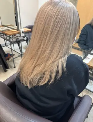 ミディアム カラー 🌙似合わせカット ⭐️ハイトーンボブのヘアスタイル