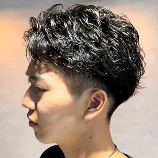 ショート カラー パーマ メンズ センターパート マスターかずまのヘアスタイル