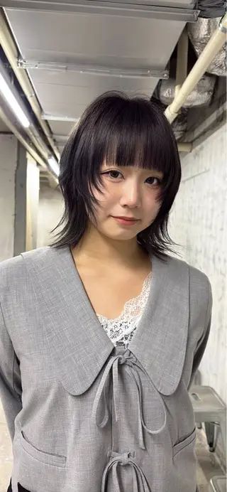ミディアム 浅見 文音のヘアスタイル