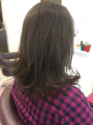 ミディアム カラー 中村 よしひでのヘアスタイル