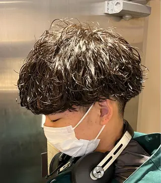 ミディアム カラー パーマ メンズ 横浜駅メンズパーマ師 🌀岩﨑弘成🌀のヘアスタイル