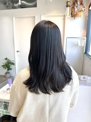 セミロング カラー 松坂 真衣のヘアスタイル
