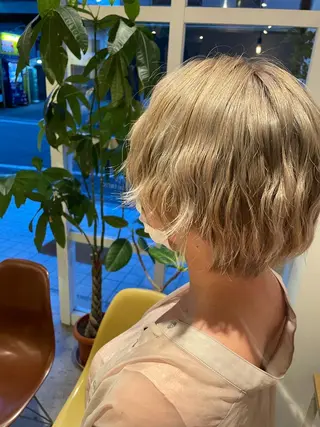 ショート カラー ヘアアレンジ 鴫原 亜弥のヘアスタイル