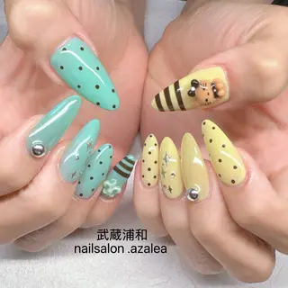 ネイル R inのネイルデザイン
