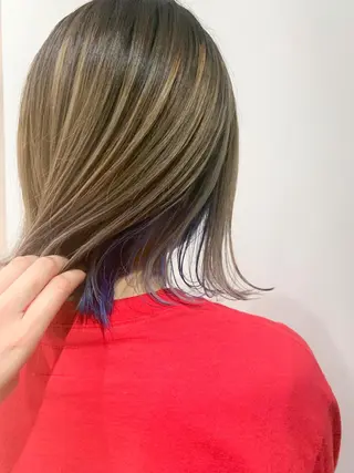 カラー 💜ショート💜 ウルフ、ボブ二色亜美のヘアスタイル