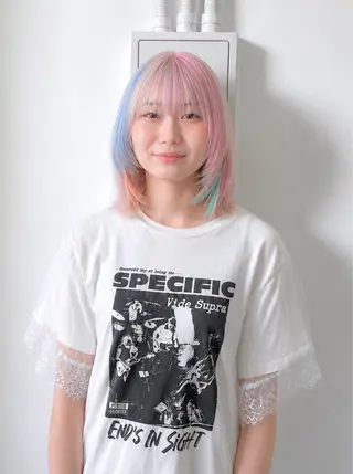 ミディアム カラー ヘアアレンジ Muミュー/ブリーチ ハイトーン Wカラーのヘアスタイル