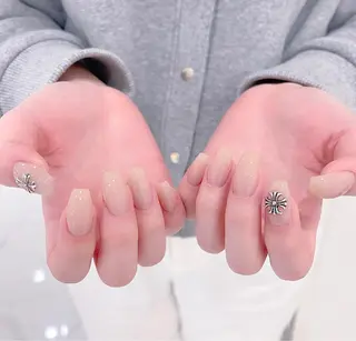 ネイル FLY Nail Salonのネイルデザイン
