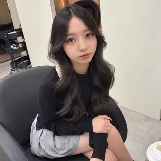 ロング カラー 🎀レイヤー×透明感 ×髪質改善🎀米田のヘアスタイル