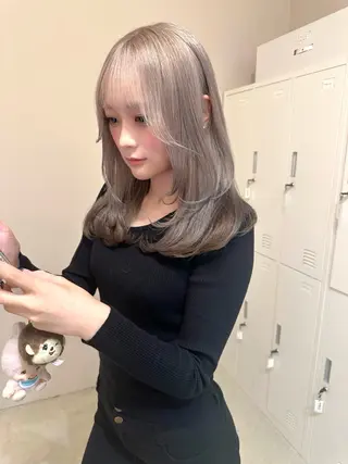 ロング 【ハイトーン特化】 Hugのヘアスタイル