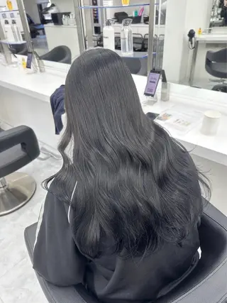セミロング 暗髪うる艶ヘア🫧 yumi🐈‍⬛🪽のヘアスタイル