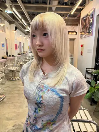 ミディアム カラー ness 一花のヘアスタイル