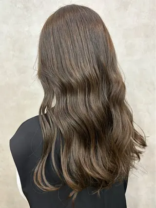 ロング カラー 【aini天王寺】 𝐚𝐢𝐫𝐢✂︎のヘアスタイル