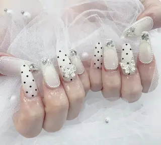 セミロング レディスペネイル ノーラのネイルデザイン