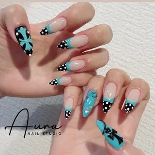 ネイル Aura Nail Studioのネイルデザイン