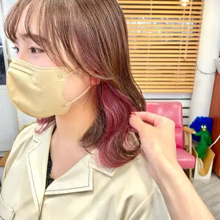 ロング カラー インナーカラー 推し ブリーチ 髪質改善のヘアスタイル