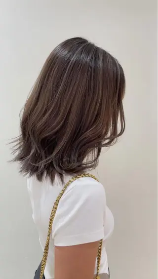 ミディアム 池田 早穂のヘアスタイル