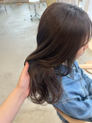 セミロング カラー SiLO Yukinaのヘアスタイル