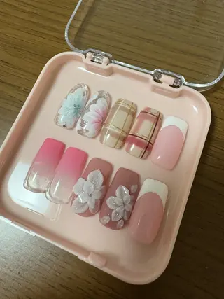 ネイル 藤原 亜里沙のネイルデザイン