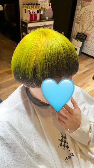 ショート カラー ブリーチ・カットモデ ル募集中🫧高口小春のヘアスタイル