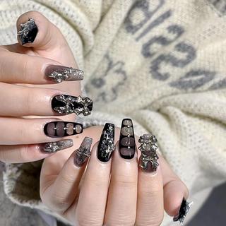 ネイル Queens テイのネイルデザイン