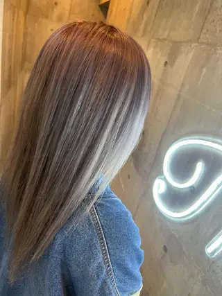 ロング ミルクティーハイトー ン💖Mikaのヘアスタイル