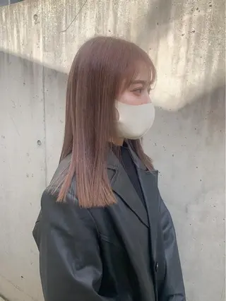 ロング カラー wakana/ 柔らかベージュカラーのヘアスタイル